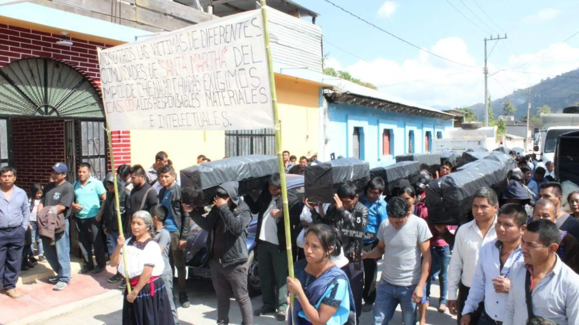 marcha, muertos